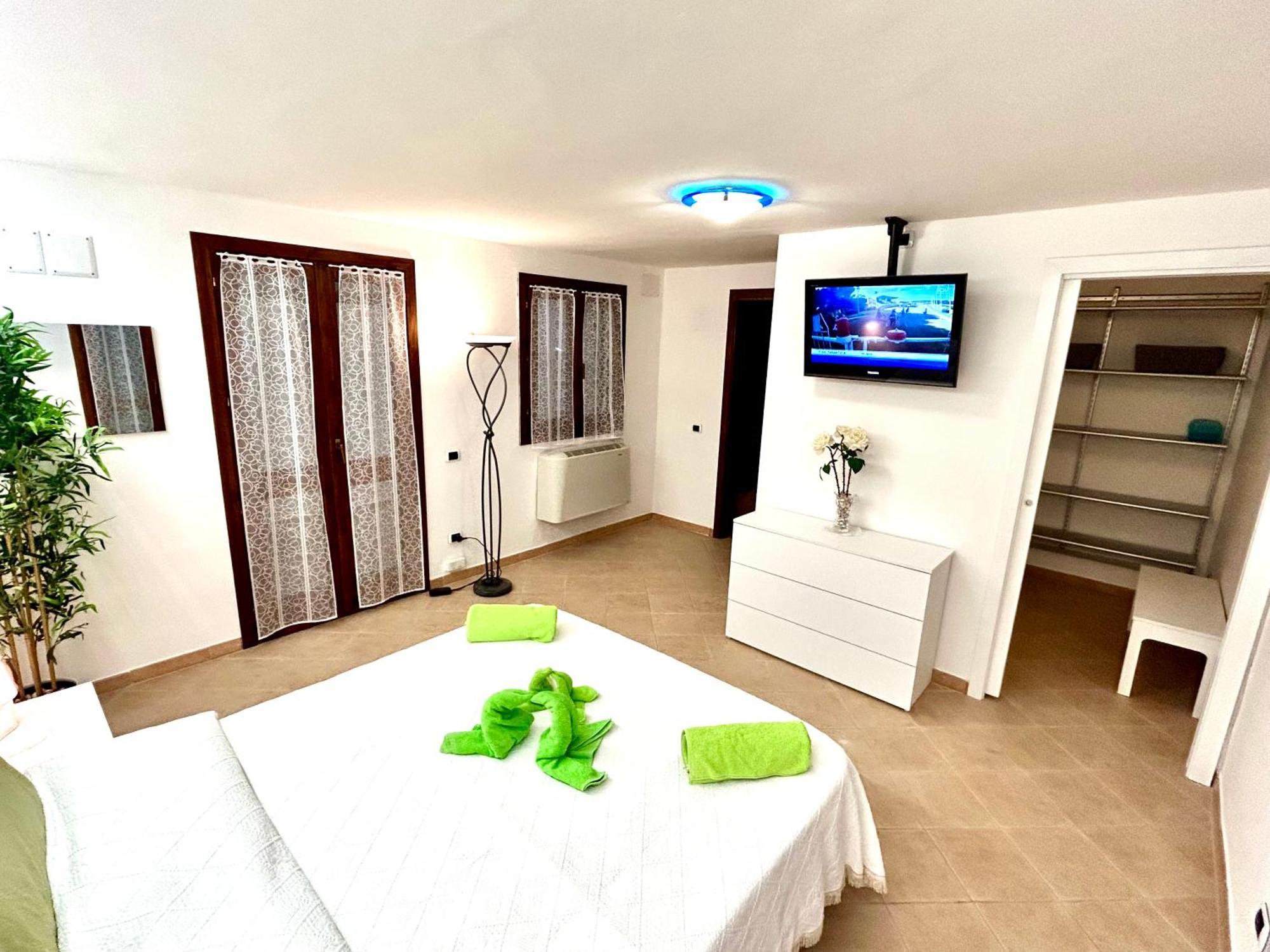 Villa Stella Fronte Mare Porto Frailis Арбатакс Экстерьер фото